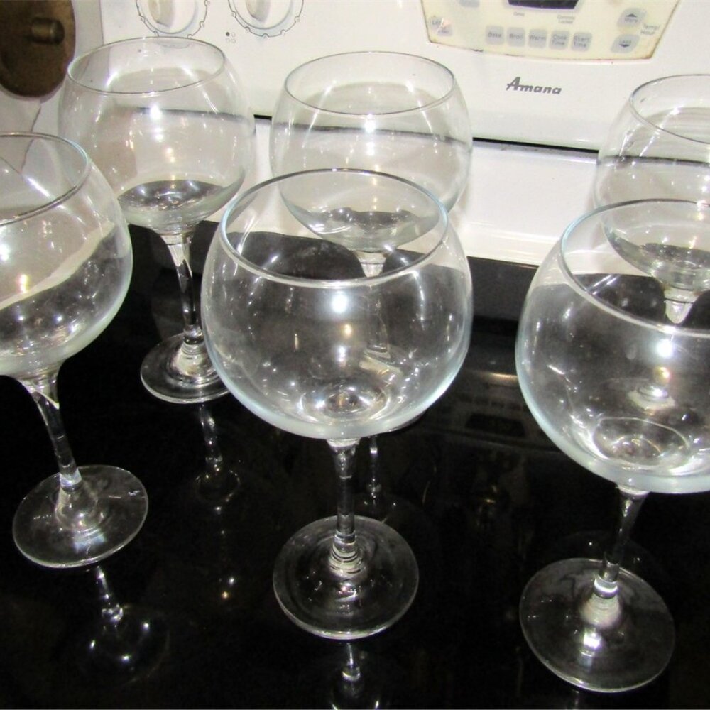 Lot of 6 Beautiful Tall Large Round Wine Drinking Glasses Clear Simple